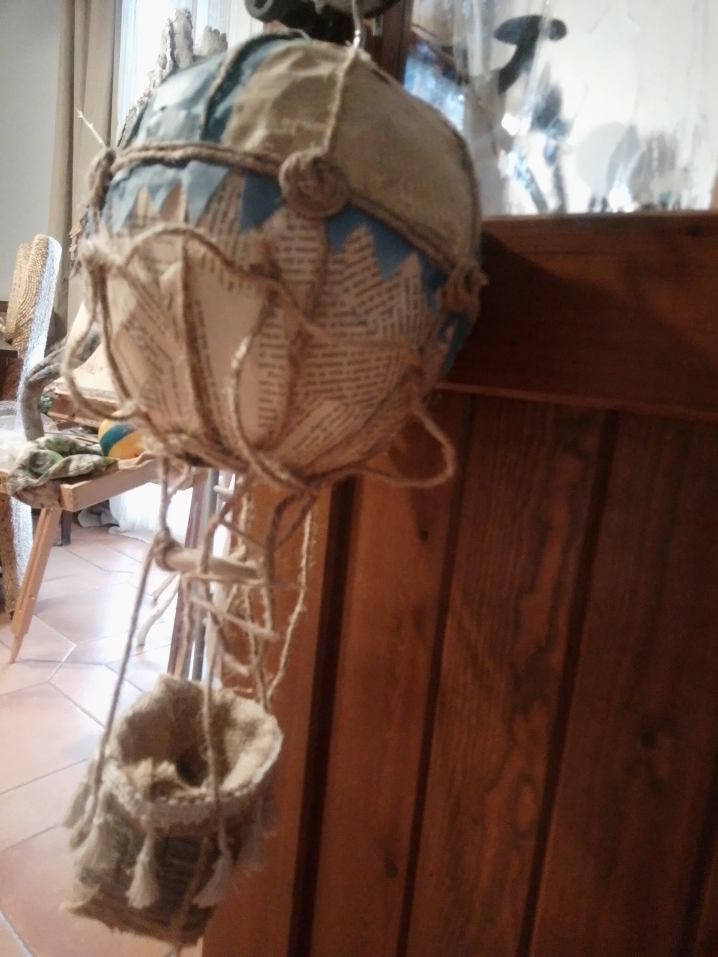 Globo Aerostático Artesanal - Decoración Macramé y Madera